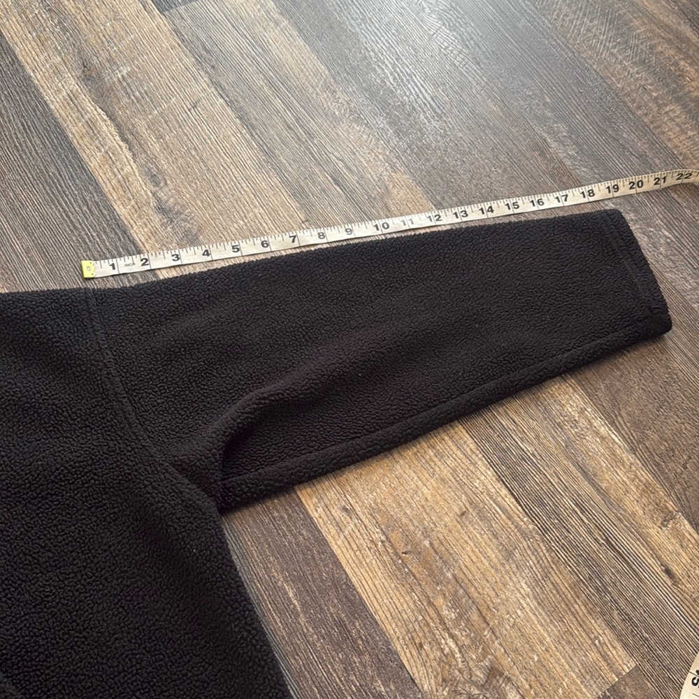 American Eagle Cropped Black Sherpa Fleece Sweatshirt Sweater Top Women’s Medium - Picture 9 of 11